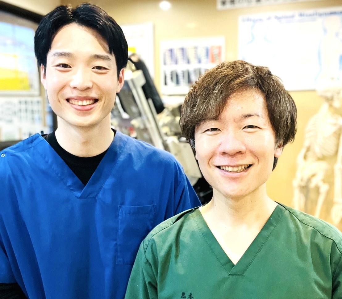芦屋市のくろき整体院 院長黒木と新スタッフ原先生のツーショット